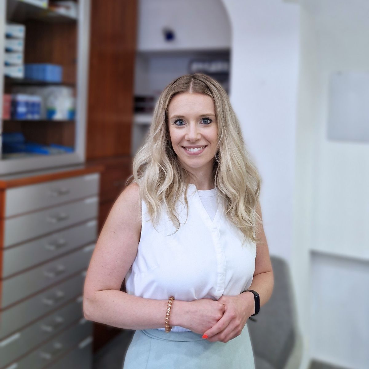 Isabell Simoner<br />
Kontaktlinsenoptikerin und Meisterin