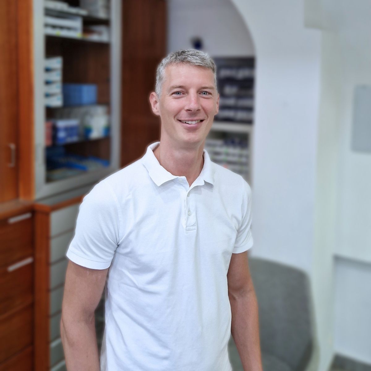 Rainer Hesse<br />
Facharzt für Augenheilkunde und Optometrie & Mitglied der Vereinigung kontaktlinsenanpassender Augenärzte